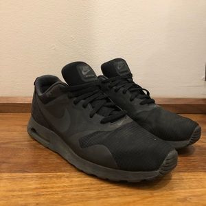 Nike Air Max Tavas Sneakers (Size 9, Men’s)